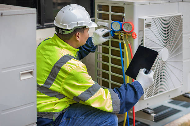 Professional Hvac Maintenance technician working in South Elgin, IL